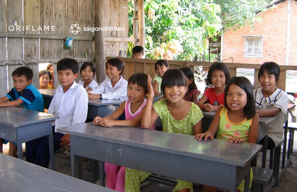 Chương trình bán hàng gây quỹ do Oriflame tổ chức trong tháng 10 nhằm đóng góp vào Quỹ Học bổng Phát triển trẻ em của tổ chức từ thiện Saigon Children. Chương trình bán hàng gây quỹ do Oriflame tổ chức trong tháng 10 nhằm đóng góp vào Quỹ Học bổng Phát triển trẻ em của tổ chức từ thiện Saigon Children.