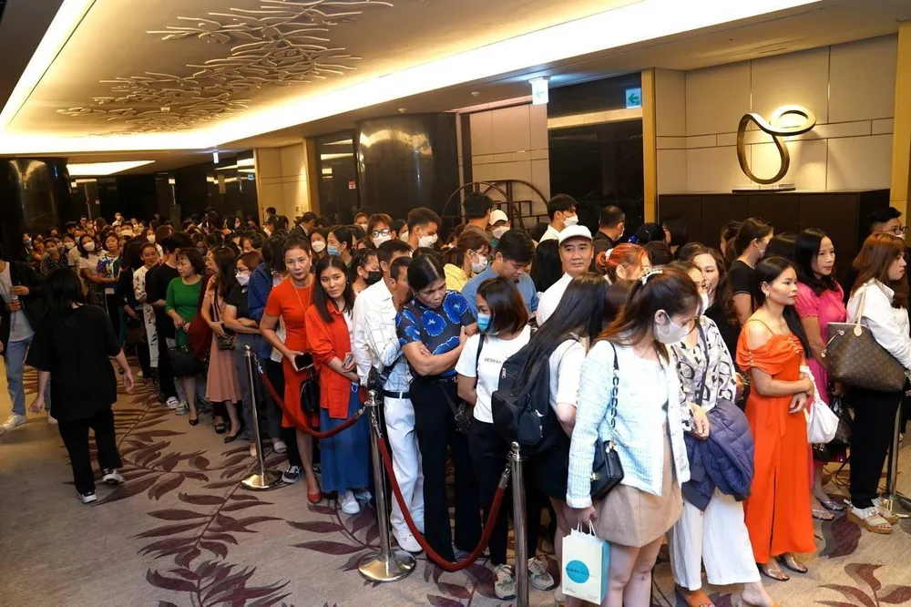 Ngay từ sáng sớm chị em đã nhanh chóng đổ bộ tại sự kiện của Thu Cúc