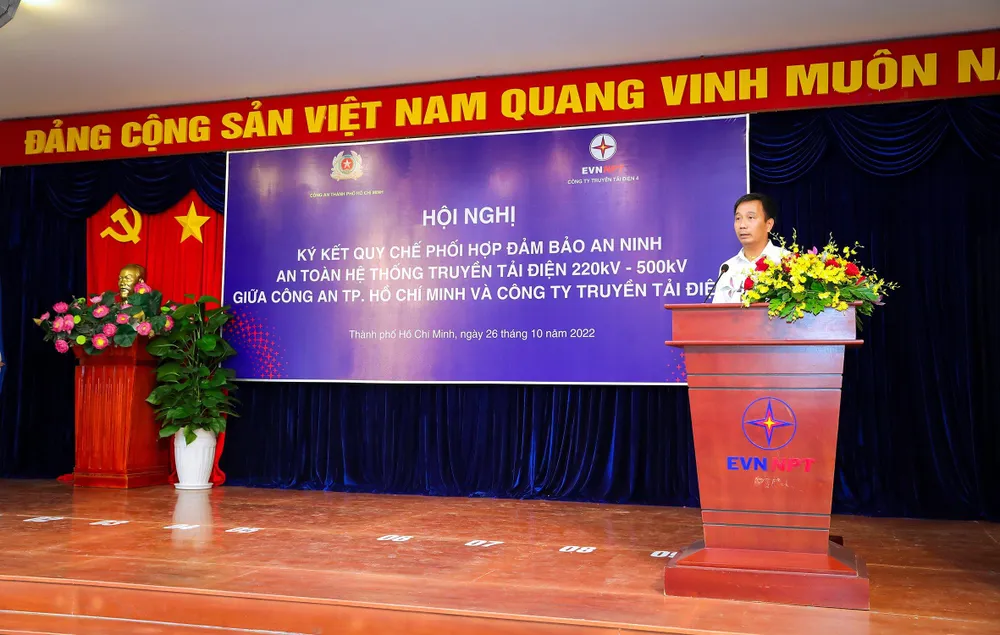 Ông Nguyễn Tuấn Tùng, Chủ tịch EVNNPT phát biểu tại hội nghị.