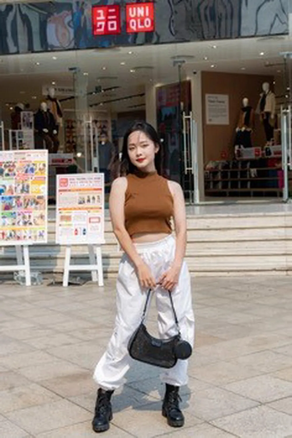 Giới trẻ thi nhau check-in tại Vincom Center Bà Triệu