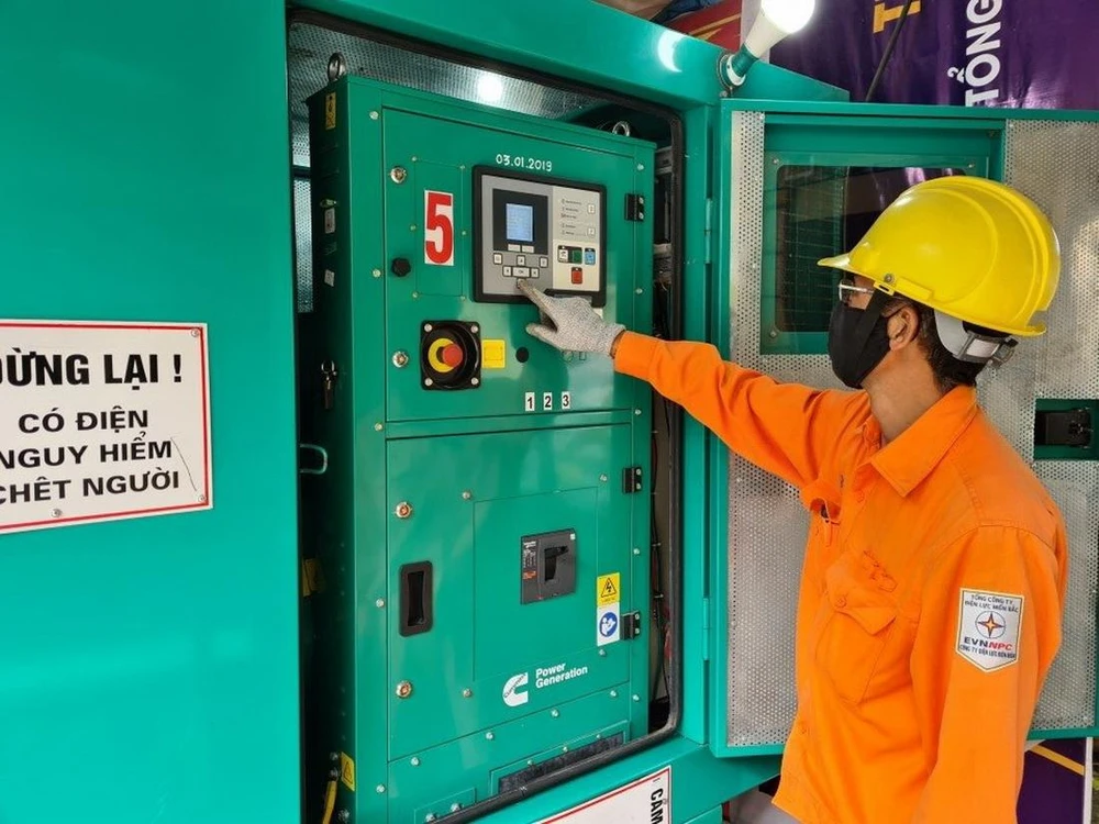 EVNNPC đề ra yêu cầu cao hơn đối với công tác dịch vụ khách hàng và quản lý kỹ thuật.