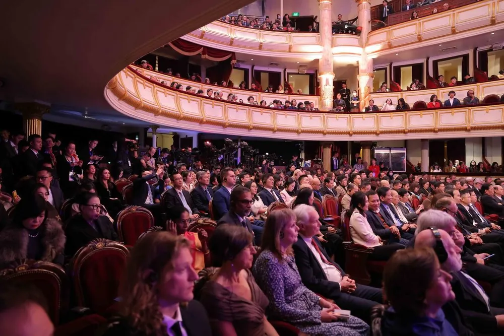 Lễ Trao giải VinFuture 2022, được tổ chức tại Nhà hát lớn Hà Nội, Việt Nam và được phát sóng trực tiếp trên toàn cầu. Lễ Trao giải VinFuture 2022, được tổ chức tại Nhà hát lớn Hà Nội, Việt Nam và được phát sóng trực tiếp trên toàn cầu.