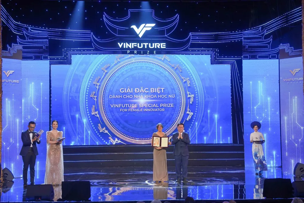 Giải Đặc biệt VinFuture 2022 dành cho Nhà khoa học nữ đã ghi nhận công trình nghiên cứu đột phá của Giáo sư Pamela Christine Ronald (Hoa Kỳ) trong việc phân lập gen Sub1A tạo điều kiện phát triển các giống lúa chịu ngập úng dài hạn. Giải Đặc biệt VinFuture 2022 dành cho Nhà khoa học nữ đã ghi nhận công trình nghiên cứu đột phá của Giáo sư Pamela Christine Ronald (Hoa Kỳ) trong việc phân lập gen Sub1A tạo điều kiện phát triển các giống lúa chịu ngập úng dài hạn.
