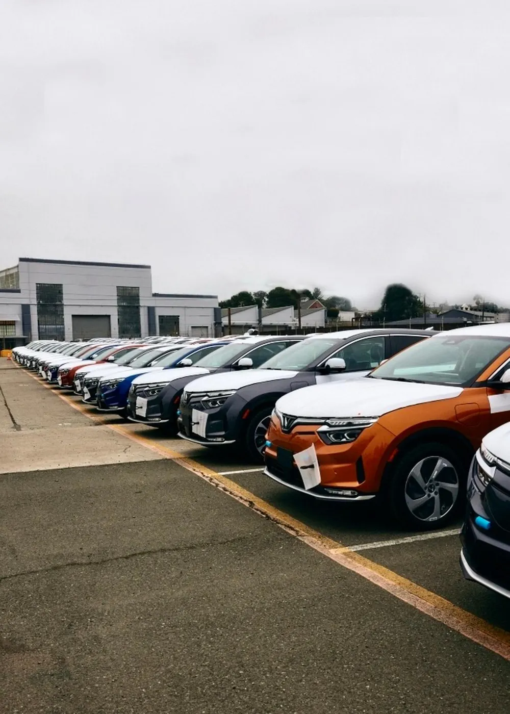 VF 8 City Edition sẽ được áp dụng chế độ bảo hành 10 năm cho xe. VF 8 City Edition sẽ được áp dụng chế độ bảo hành 10 năm cho xe.