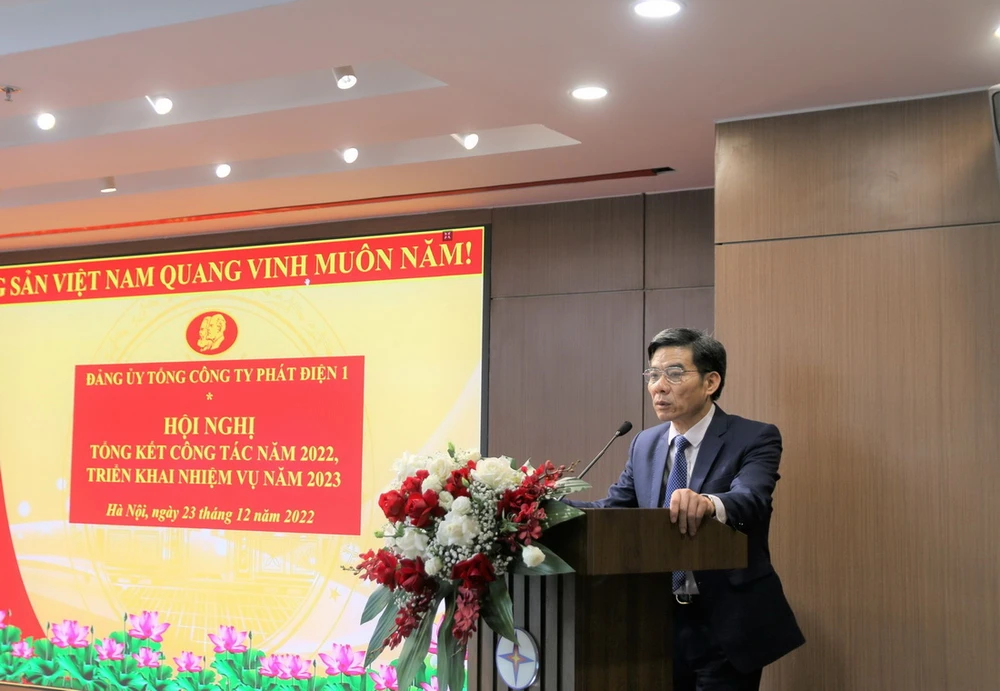 Ông Nguyễn Hữu Tuấn, Phó Bí thư thường trực Đảng ủy EVN phát biểu chỉ đạo. Ông Nguyễn Hữu Tuấn, Phó Bí thư thường trực Đảng ủy EVN phát biểu chỉ đạo.