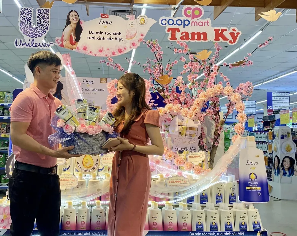 Hộp quà 8-3 tại Co.opmart rất đa dạng Hộp quà 8-3 tại Co.opmart rất đa dạng