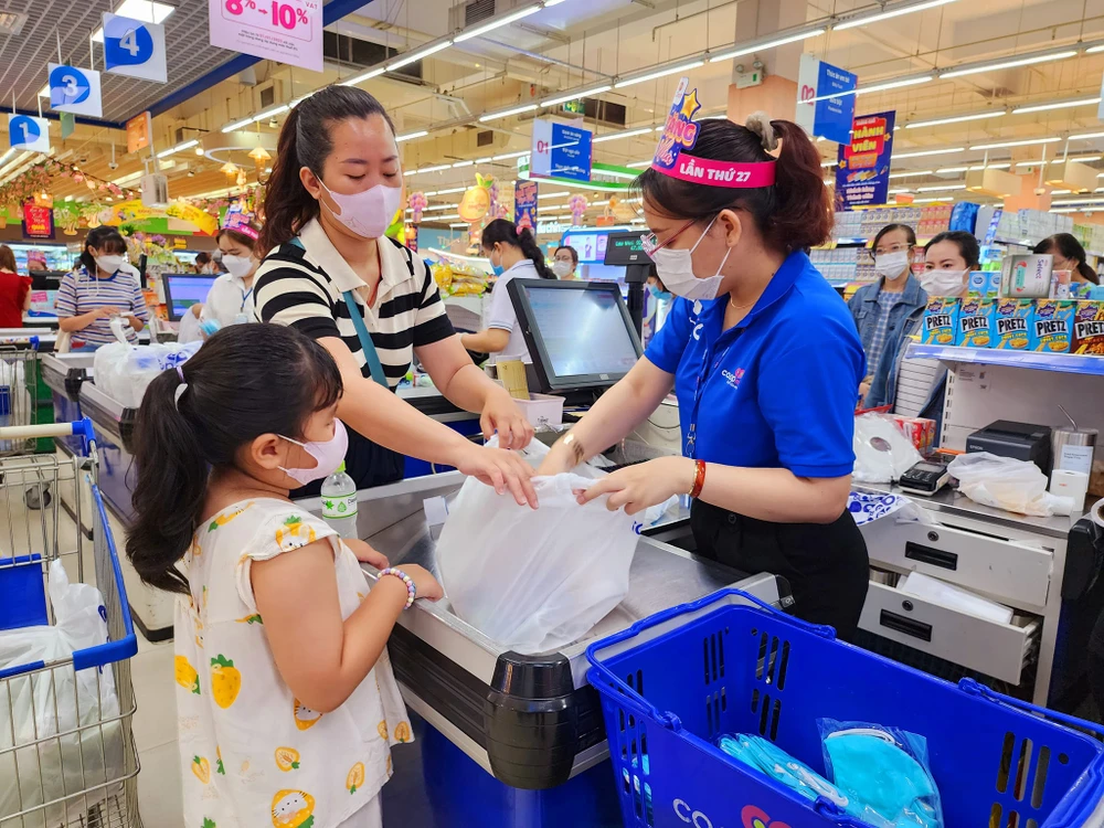 Chương trình mừng sinh nhật Co.opmart đang diễn ra trên toàn hệ thống.