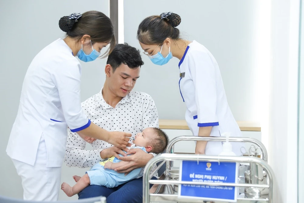 Chương trình “Tiêm vaccine trước, trả tiền sau” kỳ vọng hỗ trợ nhiều người dân, đặc biệt là trẻ em được tiêm chủng đầy đủ. Ảnh: Minh Triết