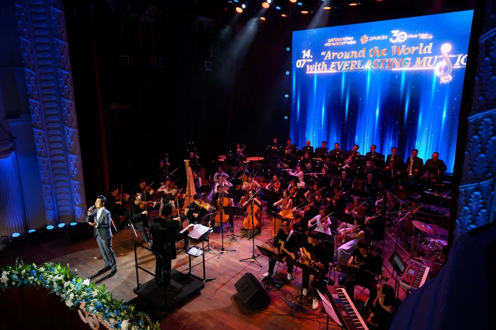 Màn trình diễn Bốn mùa mở màn cho bản hòa ca diệu kỳ