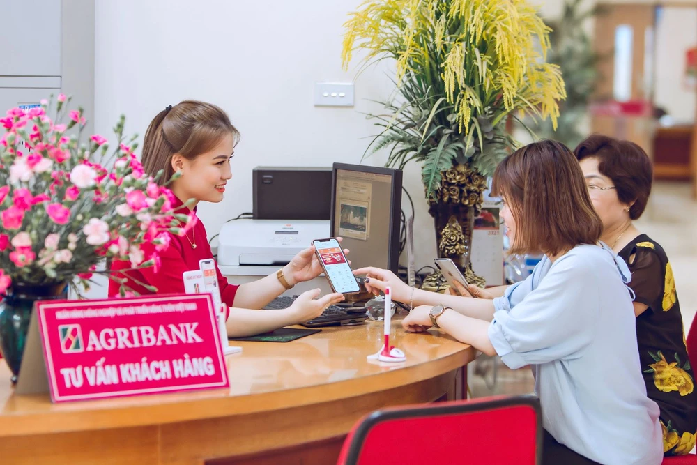 Nhiều phần quà hấp dẫn khi sử dụng sản phẩm dịch vụ tại Agribank agribank-1.jpg