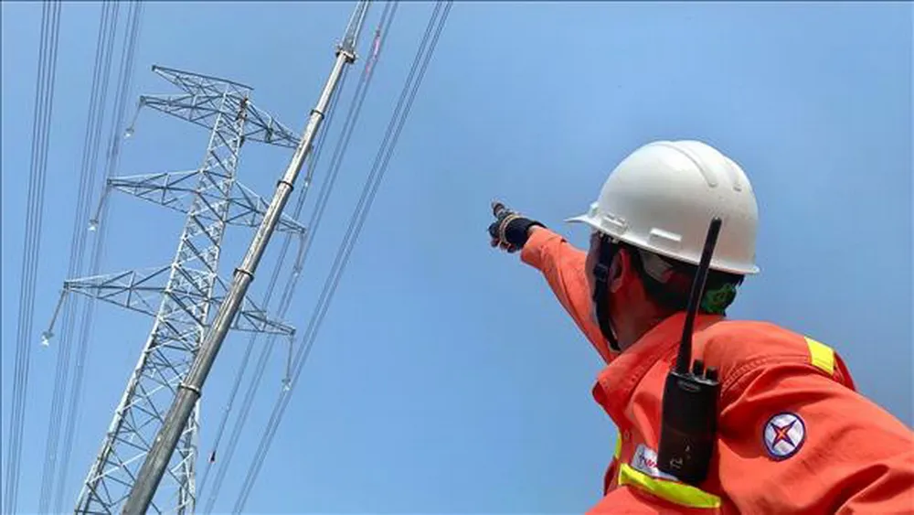 Các dự án 500kV mạch 3 sau khi hoàn thành sẽ góp phần giải tỏa công suất truyền tải điện từ miền Trung ra miền Bắc. EVNNPT-2.jpg