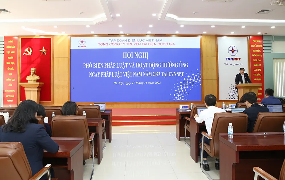 Hội nghị nhằm tuyên truyền, phổ biến pháp luật, tạo điều kiện tiếp cận các thông tin pháp lý. EVNNPT hưởng ứng ngày Pháp luật Việt Nam