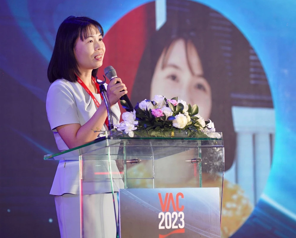 Bà Lý Thị Thu Thủy, Trưởng phòng BHNT, Cục quản lý, giám sát bảo hiểm, Bộ Tài chính phát biểu mở đầu sự kiện. Hội nghị định phí bảo hiểm Việt Nam 2023: khai mở kỷ nguyên mới cho ngành bảo hiểm