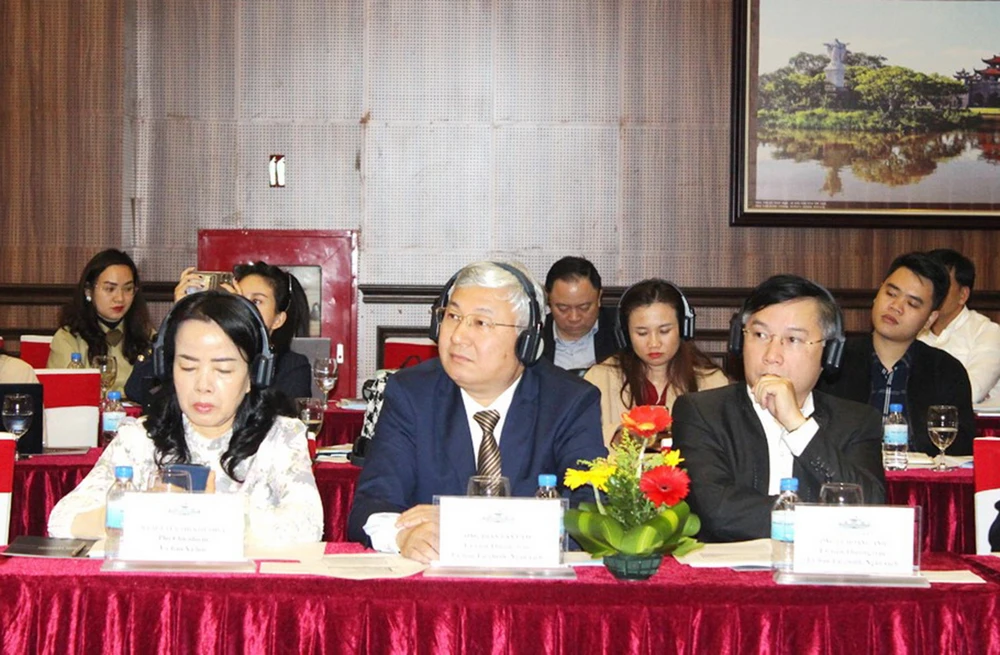 Các đại biểu tham dự hội thảo. Nên ưu tiên phương pháp tính thuế hỗn hợp trong sửa thuế TTĐB?