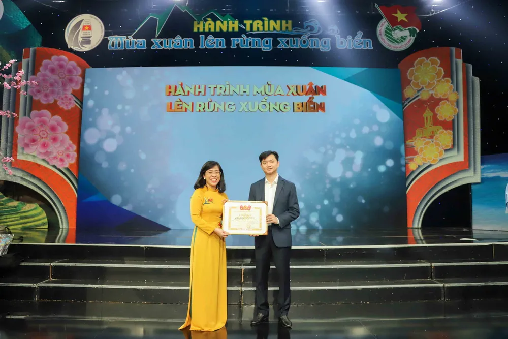 Một phần tư thế kỷ Trường ĐH Nguyễn Tất Thành đồng hành với các hoạt động cộng đồng, ‘tiếp sức’ đến trường cho người học