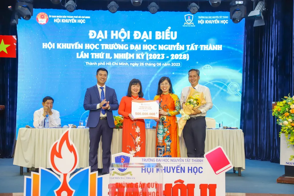 Một phần tư thế kỷ Trường ĐH Nguyễn Tất Thành đồng hành với các hoạt động cộng đồng, ‘tiếp sức’ đến trường cho người học