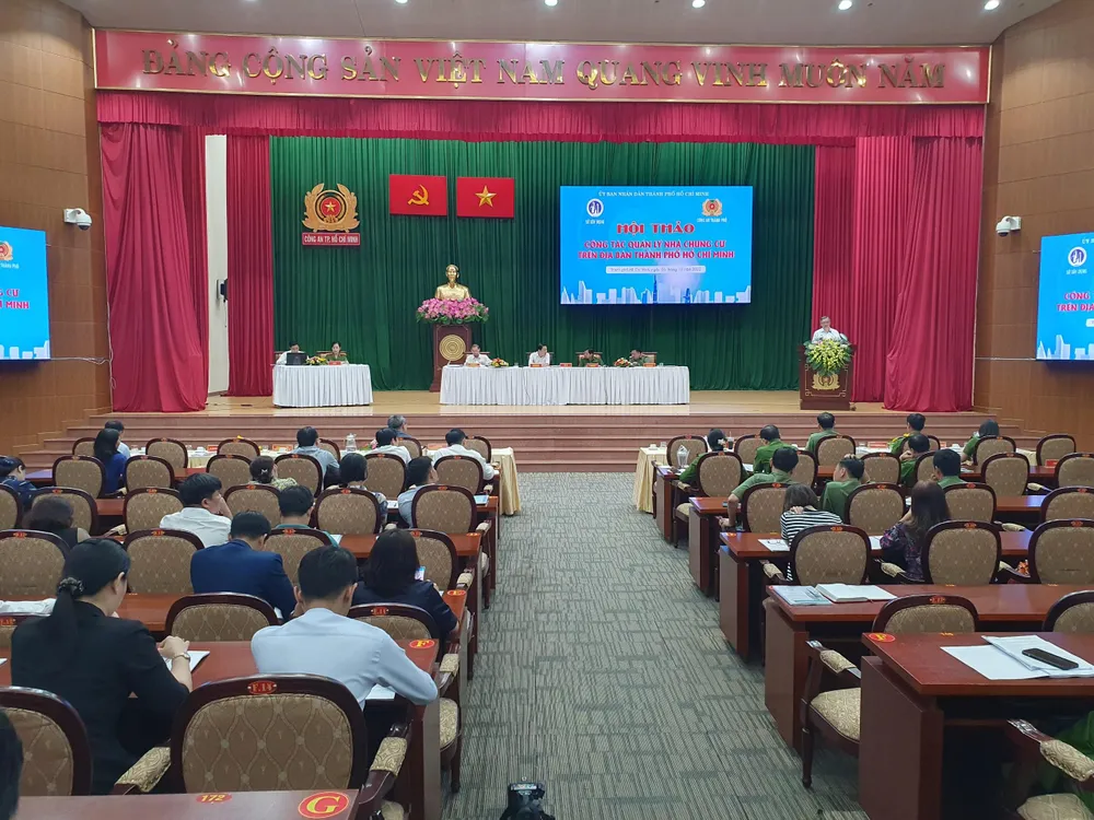 Hội thảo Công tác quản lý nhà chung cư diễn ra ở TP.HCM sáng 3-12. Ảnh: KIÊN CƯỜNG