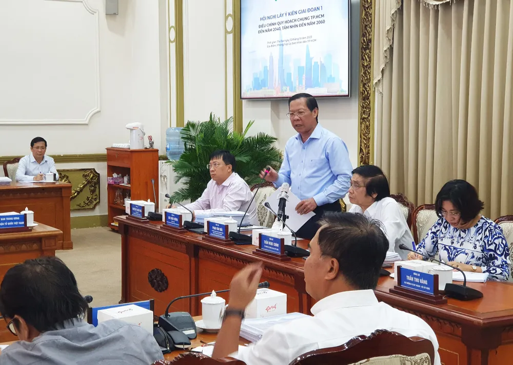 Ông Phan Văn Mãi, Chủ tịch UBND TP.HCM phát biểu tại hội nghị sáng 12-9 tại trụ sở UBND TP.HCM. Ảnh: K.C