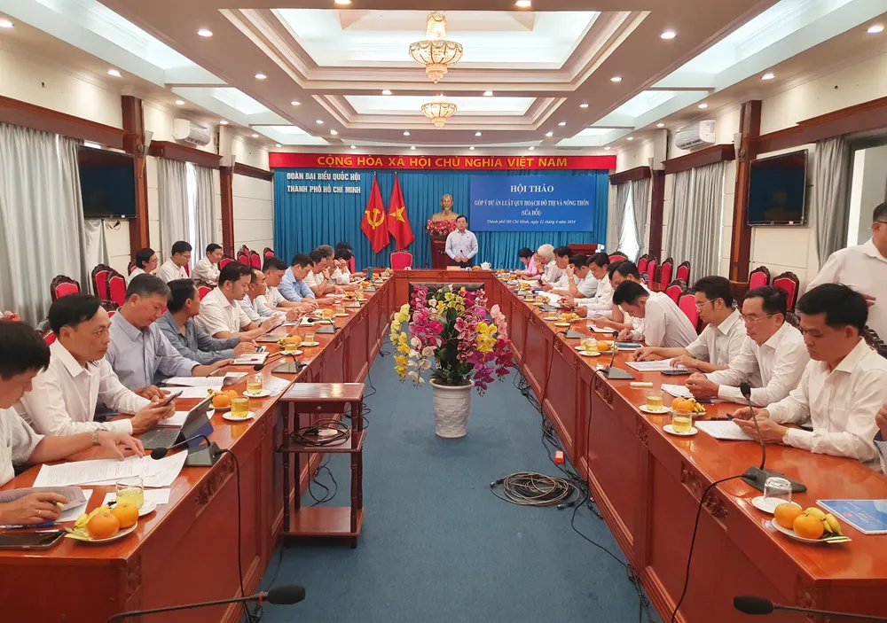 Quang cảnh hội thảo chiều 22-4 tại trụ sở Đoàn đại biểu Quốc hội TP.HCM. Ảnh: K.C Quy hoạch