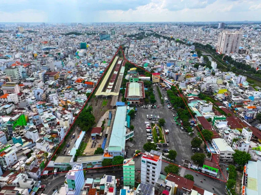 Ga Sài Gòn hiện hữu nhìn từ trên cao. Ảnh: Nguyễn Tiến ga sài gòn.jpeg