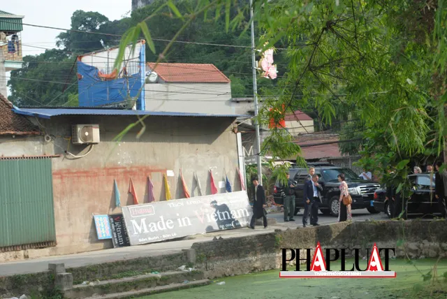 Chùm ảnh độc quyền: Ông Ban Ki - Moon làm gì tại nhà thờ họ Phan Huy? ảnh 1 Chùm ảnh độc quyền: Ông Ban Ki - Moon làm gì tại nhà thờ họ Phan Huy? ảnh 1