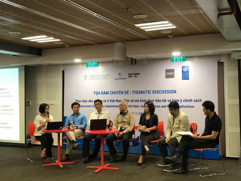 Các chuyên gia, khách mời thảo luận tại tọa đàm. Ảnh: MINH TRÚC