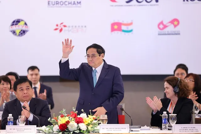 Thủ tướng Phạm Minh Chính nhấn mạnh, Việt Nam quyết tâm giảm chi phí cho doanh nghiệp nhưng không chấp nhận tăng trưởng bằng mọi giá. Ảnh: VGP/Nhật Bắc