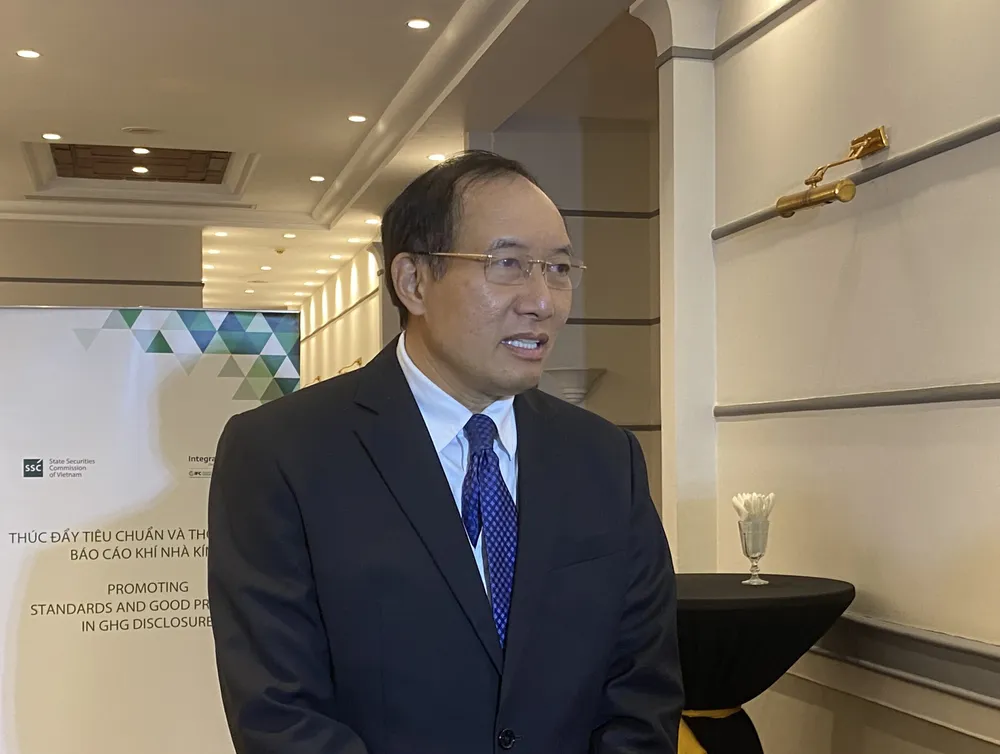 Phó Chủ tịch Uỷ ban Chứng khoán Nhà nước trả lời báo chí. Ảnh: Minh Trúc