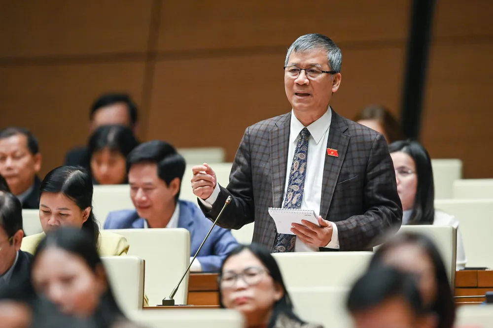 Đại biểu Nguyễn Anh Trí kiến nghị xây dựng Luật Bản dạng giới. Ảnh: Quochoi.vn đb Nguyễn Anh Trí.jpeg