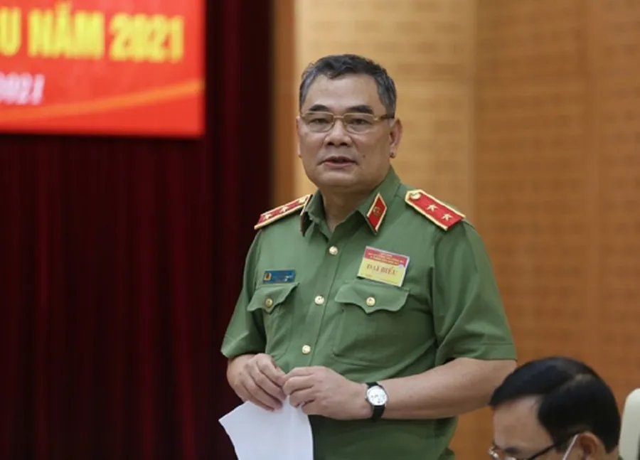 Trung tướng Tô Ân Xô thông tin về việc khởi tố Ngô Thị Tố Nhiên. Ảnh: PLO trung-tuong-to-an-xo_FHTL.jpg