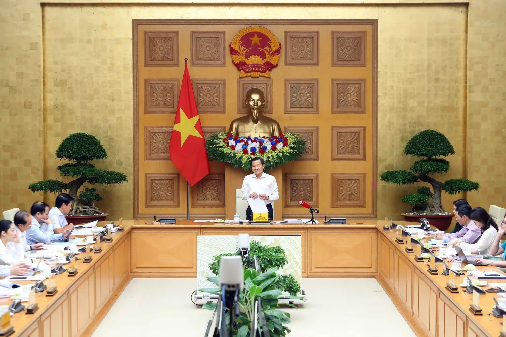 Phó Thủ tướng Lê Minh Khái kết luận tại buổi họp. Ảnh: chinhphu.vn PTT Lê Minh Khái đặt ra yêu cầu với Ban Chỉ đạo.jpg