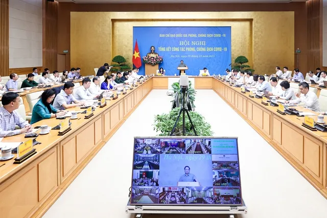 Bà Nguyễn Thị Thu Hà, Phó Chủ tịch, Tổng Thư ký Ủy ban Trung ương MTTQ Việt Nam nêu 2 kiến nghị với Thủ tướng về nguồn kinh phí chống dịch - Ảnh VGP:Nhật Bắc.jpeg