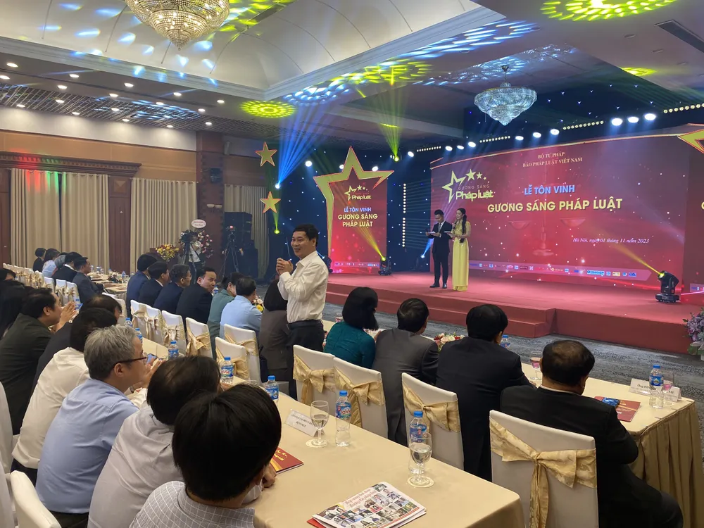 Lễ tôn vinh gương sáng VN.jpeg