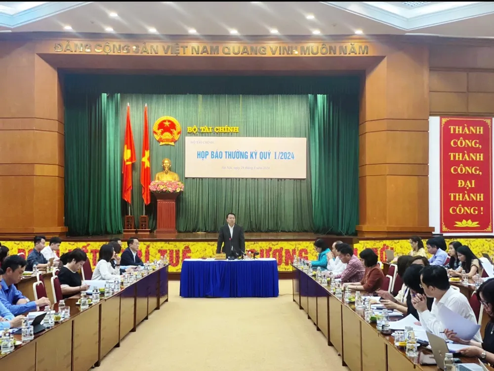 Thứ trưởng Nguyễn Đức Chi nhắc các công ty chứng khoán cần đảm bảo an toàn hệ thống. Ảnh: Minh Trúc VNDirect 1.jpeg
