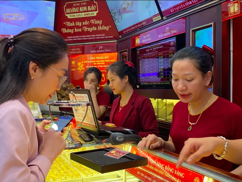 NHNN sẽ tổ chức đấu thầu vàng vào ngày 22-4.. Ảnh: MINH TRÚC Vàng