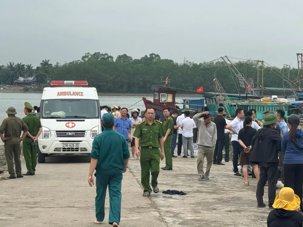 Các lực lượng chức năng tìm kiếm cứu hộ, cứu nạn tại khu vực vùng biển Quảng Ninh. Ảnh: CTV Quảng Ninh