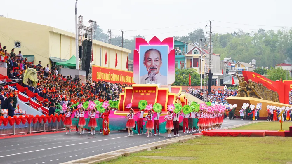 đbp diễu hành 6.jpeg