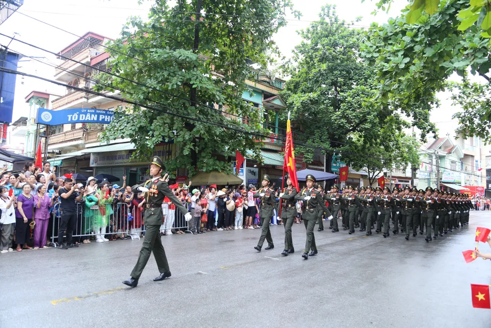 Điện Biên Phủ diễu binh.jpeg