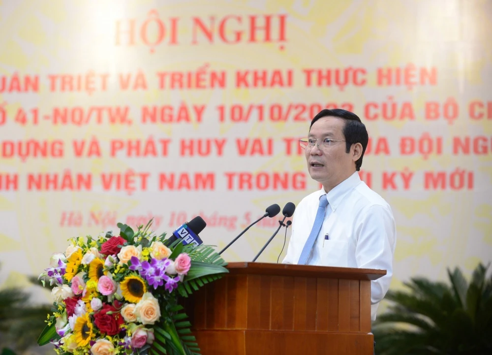 Chủ tịch VCCI Phạm Tấn Công nói về tám nhóm nhiệm vụ giải pháp. Ảnh: X.Đ doanh nghiệp 1.jpeg