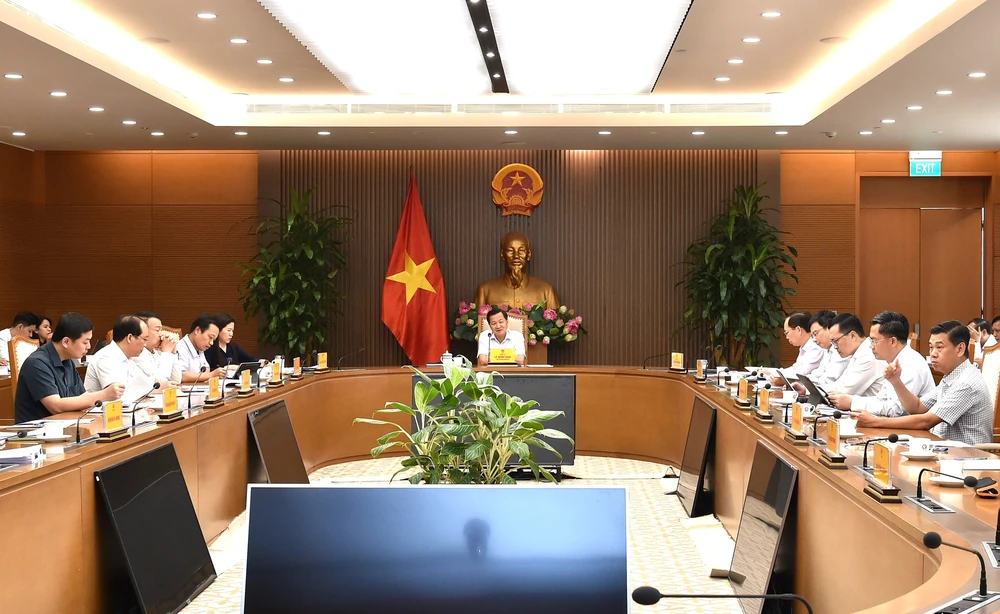 Phó Thủ tướng Lê Minh Khái chỉ đạo Bộ Công an, Thanh tra Chính phủ cử cán bộ tham gia Đoàn thanh tra liên ngành, công bố quyết định thanh tra thị trường vàng trong tuần này. Ảnh: VGP thị trường vàng