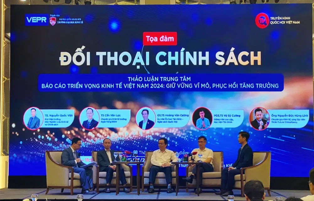 Chuyên gia cho rằng, khoảng cách giá vàng trong nước và thế giới ngày càng gia tăng (có thời điểm vàng trong nước cao hơn thế giới gần 20 triệu đồng/lượng), là hết sức vô lý. Ảnh: Minh Trúc giá vàng