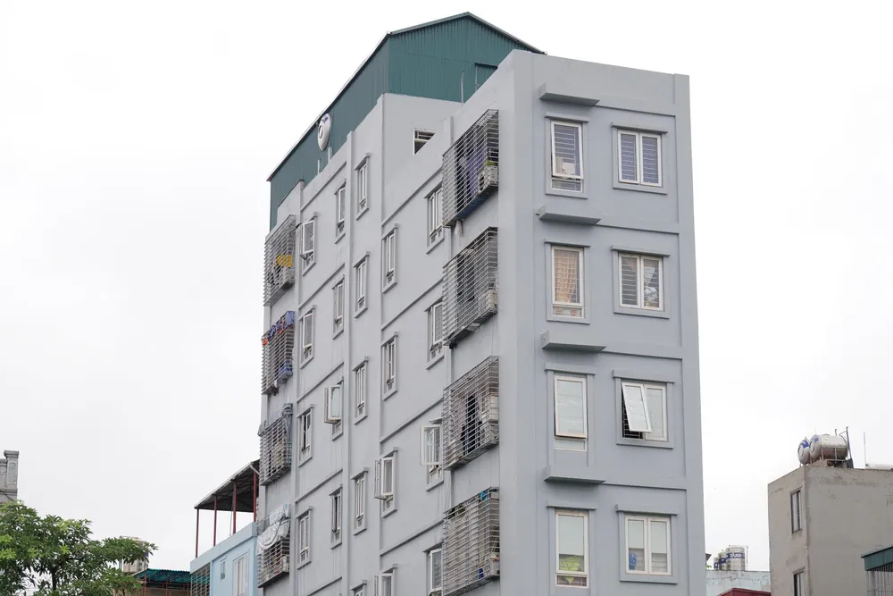 Bộ Xây dựng cho biết trên địa bàn Hà Nội, TP. HCM có nhiều công trình nhà ở cao tầng, nhiều căn hộ xây dựng chưa tuân thủ đầy đủ tiêu chuẩn, quy chuẩn. Ảnh: Minh Trúc Bộ Xây dựng