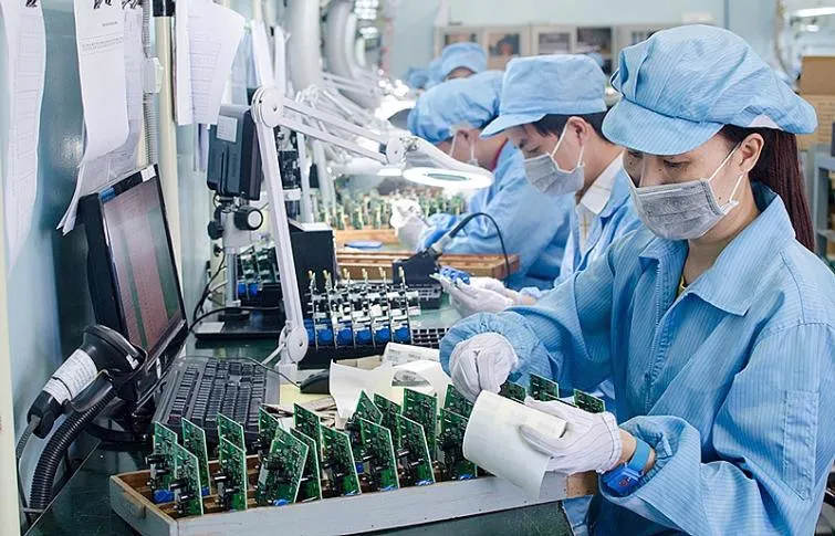 Các dự án ở lĩnh vực bán dẫn, sản xuất linh kiện, điện tử... được nhà đầu tư nước ngoài đầu tư mới và mở rộng vốn. Ảnh: X.Đ đầu tư nước ngoài