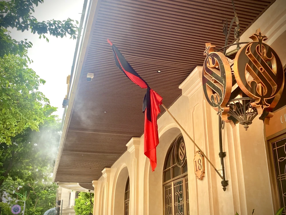 treo cờ rủ tại Hà Nội 6.jpg