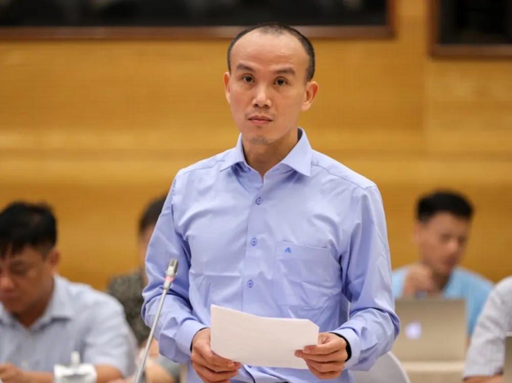 Ông Hoàng Phúc Lâm, Phó Giám đốc Trung tâm Dự báo khí tượng thủy văn Quốc gia, cung cấp một số thông tin về cơn bão số 3. Ảnh: VGP Bão số 3