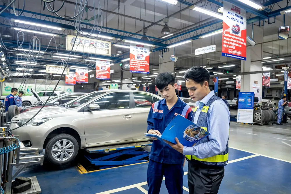 Các doanh nghiệp bảo hiểm đang khẩn trương thống kê tổn thất để tiến hành chi trả bồi thường. Ảnh: X.Đ IMG_0019.jpeg