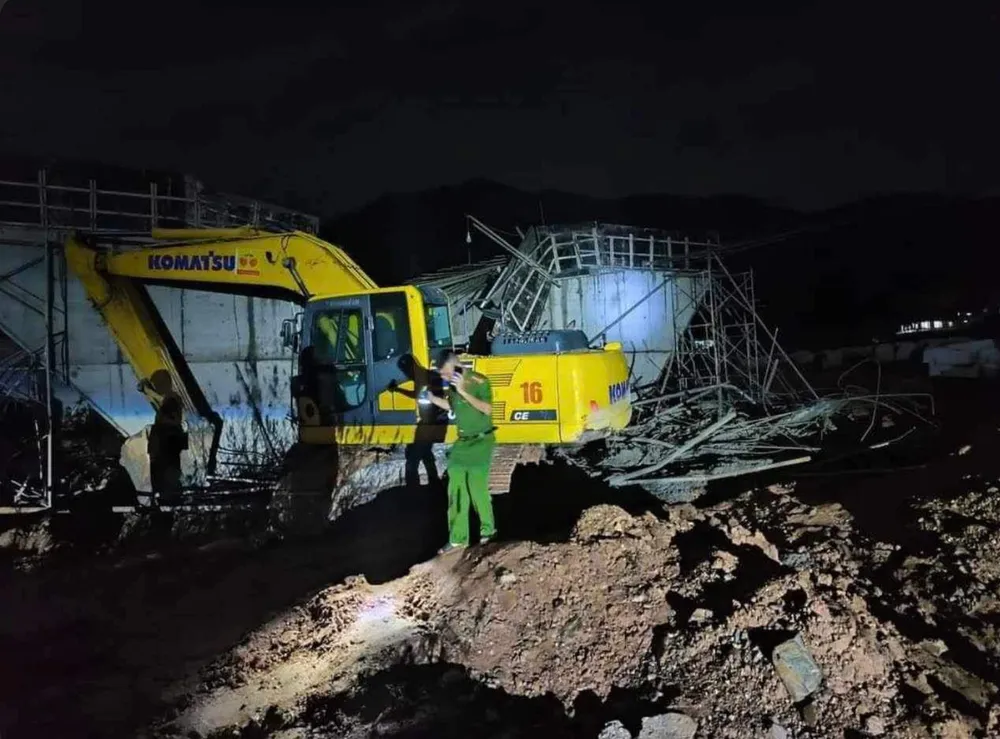 Cầu chui đường cao tốc Tuyên Quang