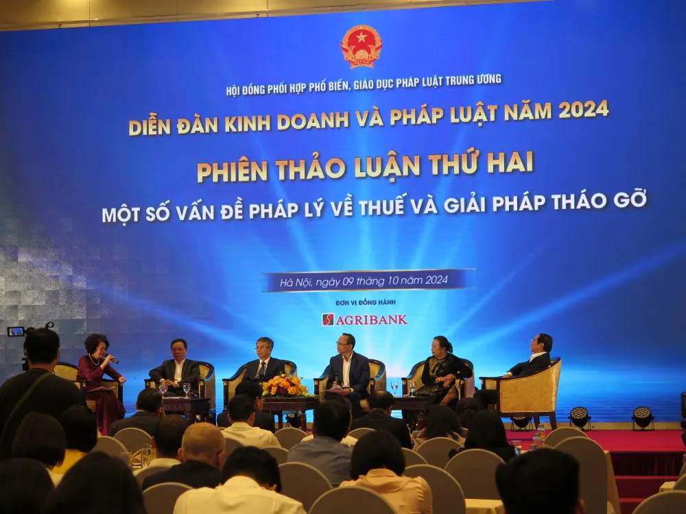 Các đại biểu chia sẻ về vấn đề hoàn thuế giá trị gia tăng tại diễn đàn sáng 9-10. Ảnh: MINH TRÚC Thuế giá trị gia tăng