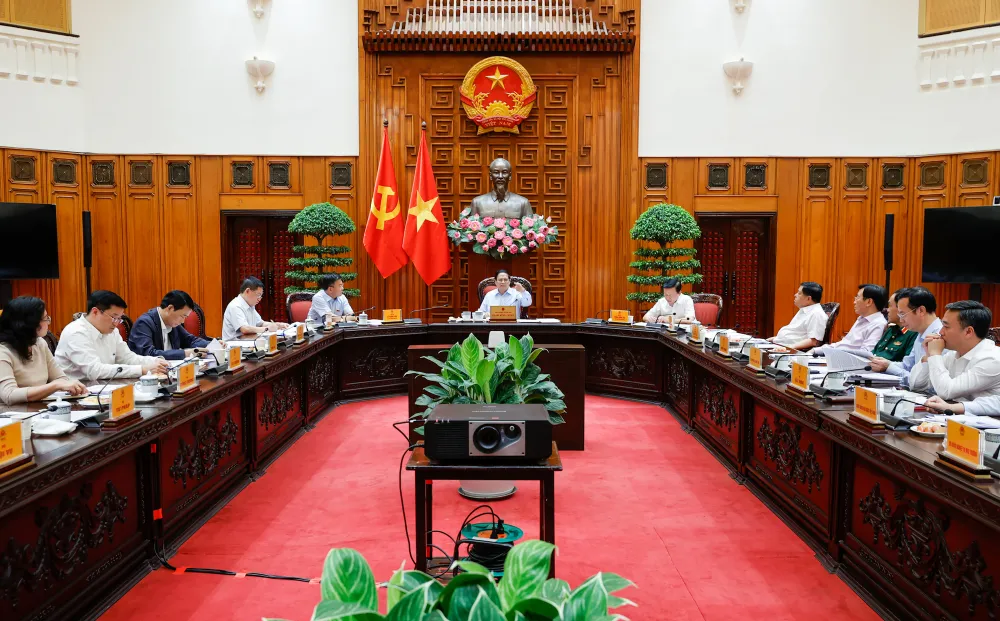 Thủ tướng chủ trì cuộc họp về xây dựng dự thảo Nghị quyết của Quốc hội về một số cơ chế, chính sách đặc thù phát triển kinh tế tư nhân. Ảnh: VGP