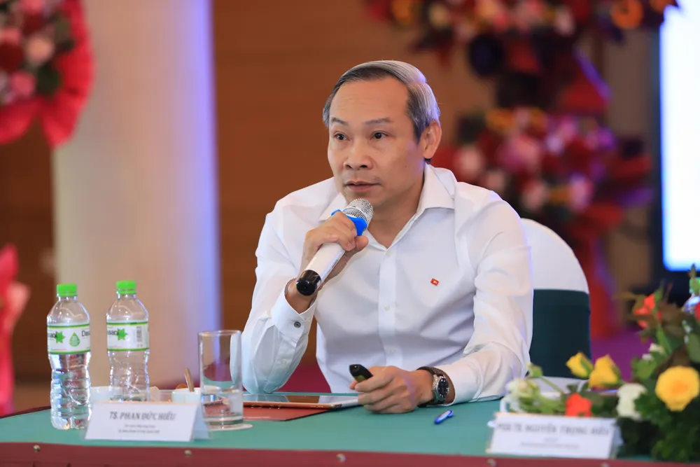 "Nếu không chịu cải cách, thay đổi tự nâng cao năng lực để cạnh tranh thì doanh nghiệp sẽ bị đào thải", ông Phan Đức Hiếu, ĐBQH khóa XV, Ủy viên Thường trực Ủy ban Kinh tế và Tài chính của Quốc hội. kinh tế tư nhân 2605 3.JPG